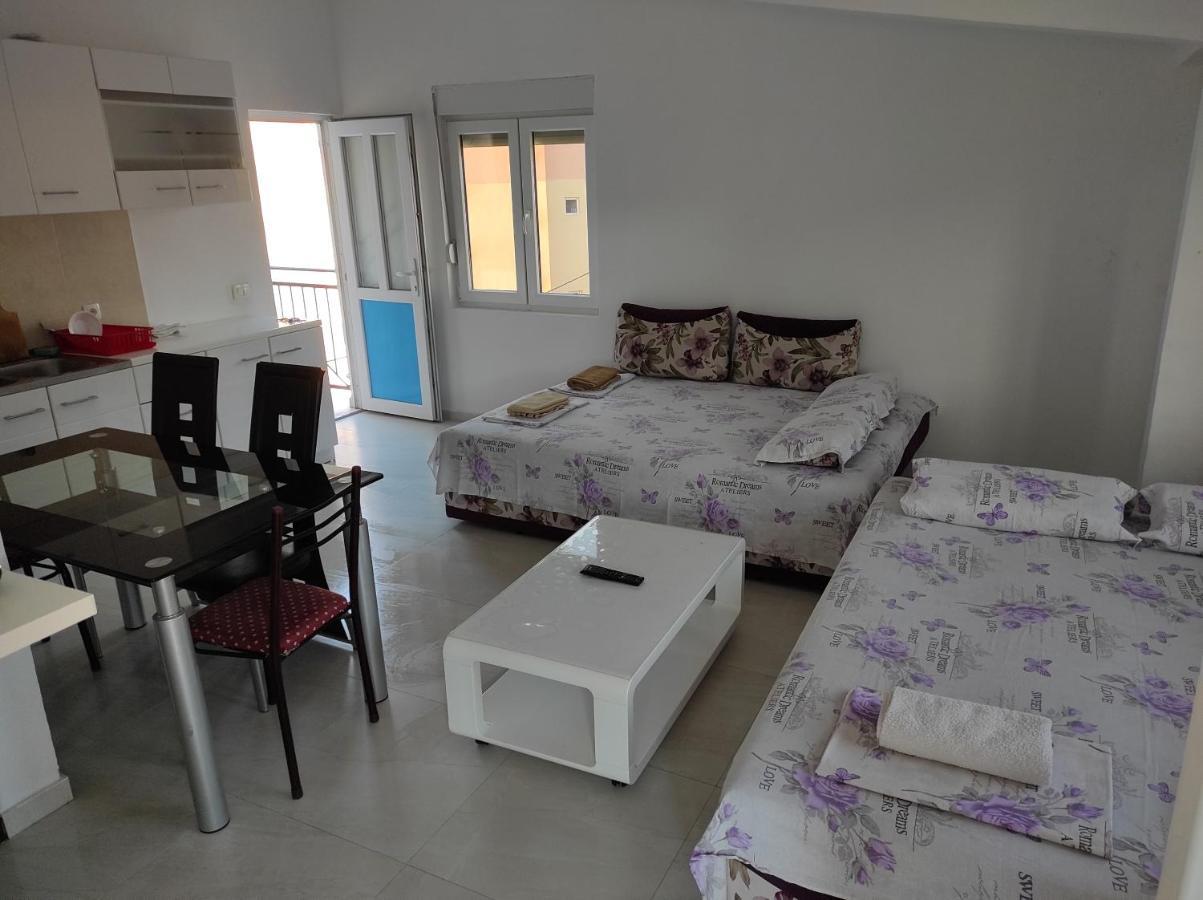 Apartment Perutovic Sutomore Ngoại thất bức ảnh