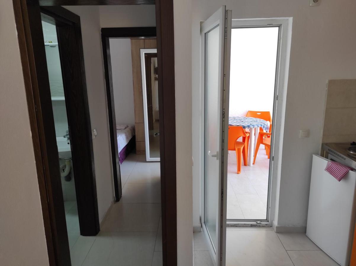 Apartment Perutovic Sutomore Ngoại thất bức ảnh