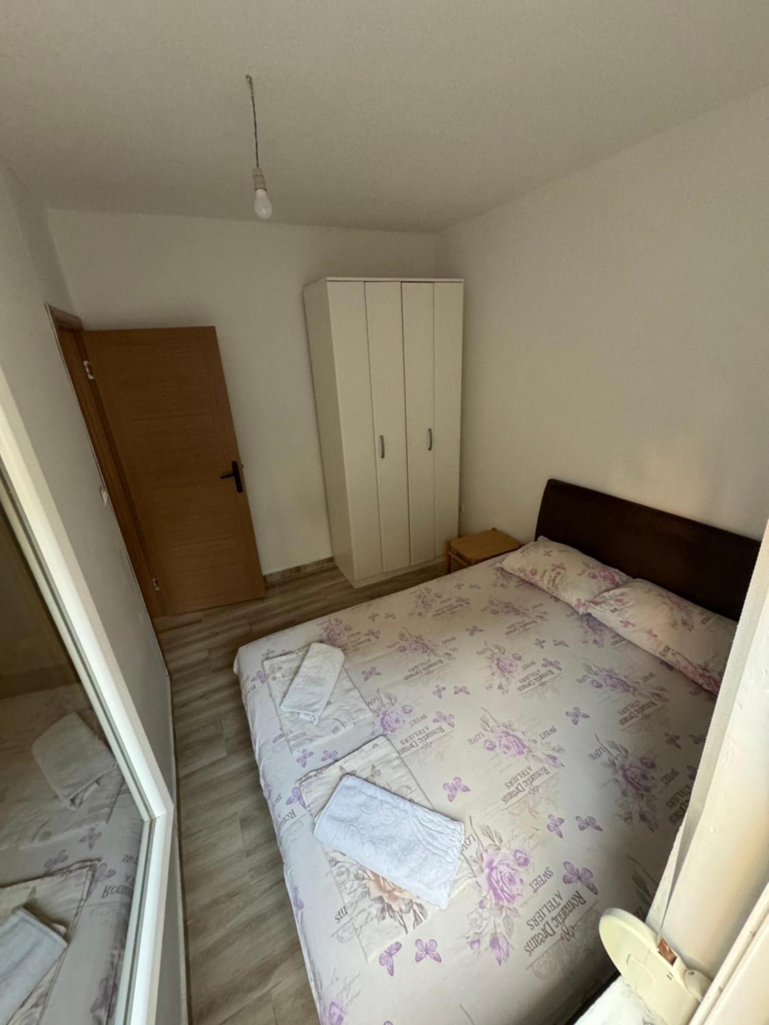 Apartment Perutovic Sutomore Ngoại thất bức ảnh