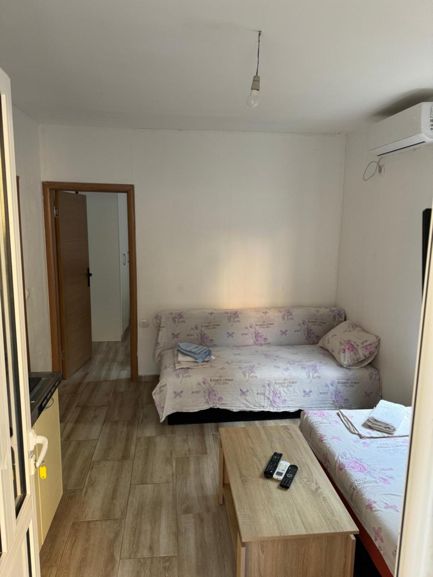 Apartment Perutovic Sutomore Ngoại thất bức ảnh