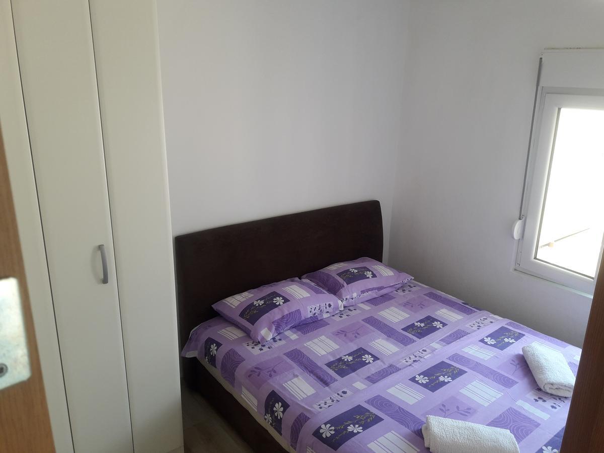 Apartment Perutovic Sutomore Ngoại thất bức ảnh