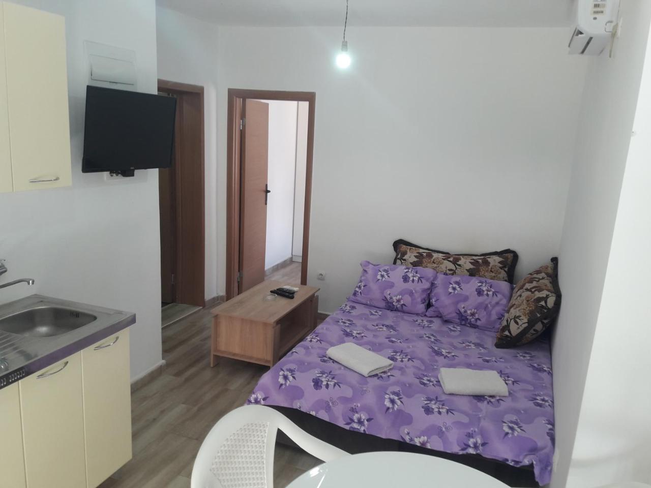 Apartment Perutovic Sutomore Ngoại thất bức ảnh