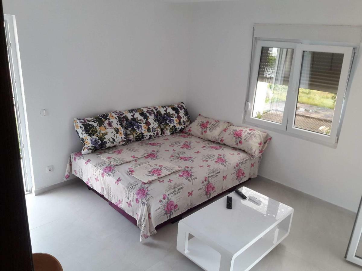 Apartment Perutovic Sutomore Ngoại thất bức ảnh