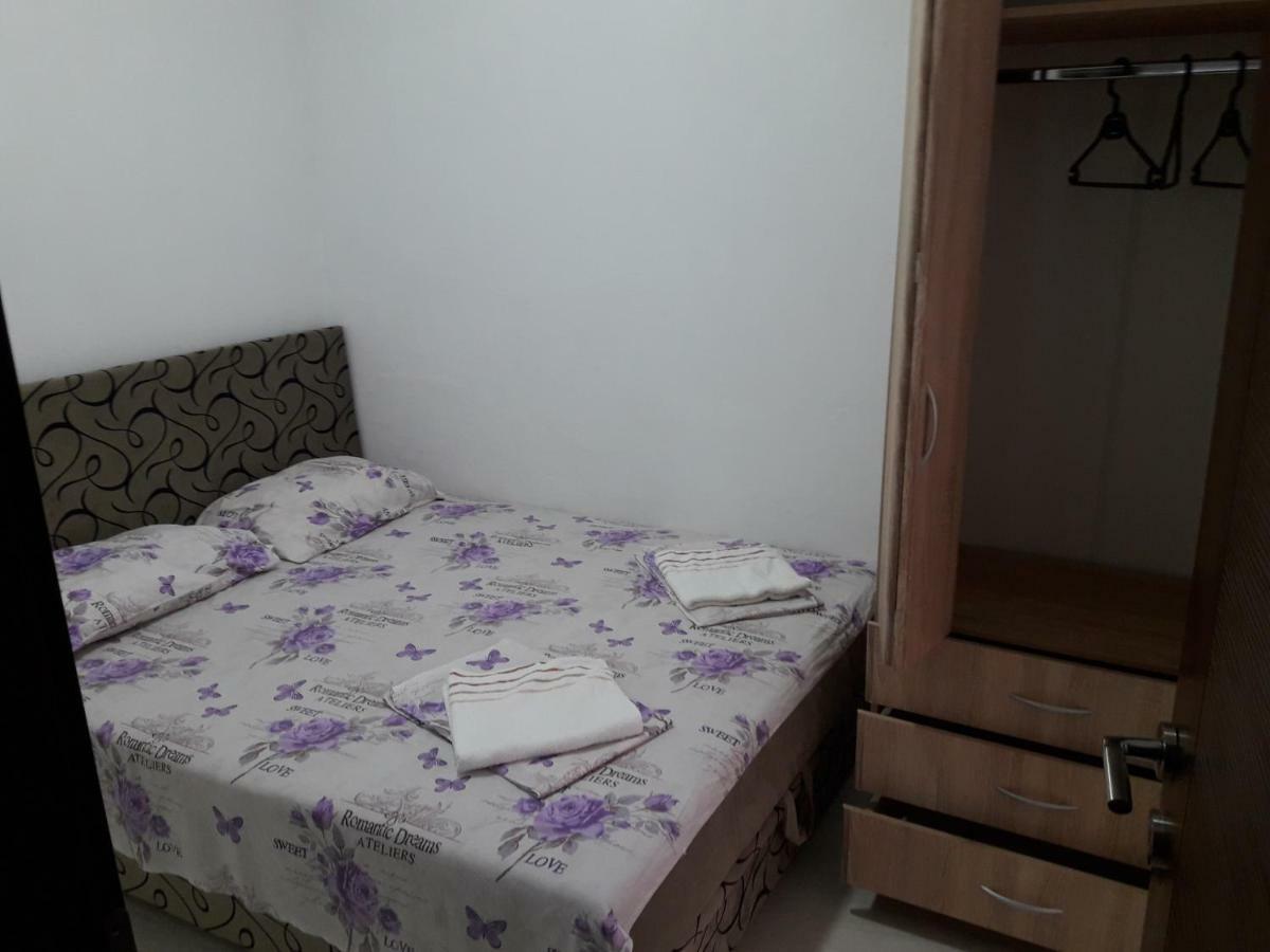 Apartment Perutovic Sutomore Ngoại thất bức ảnh
