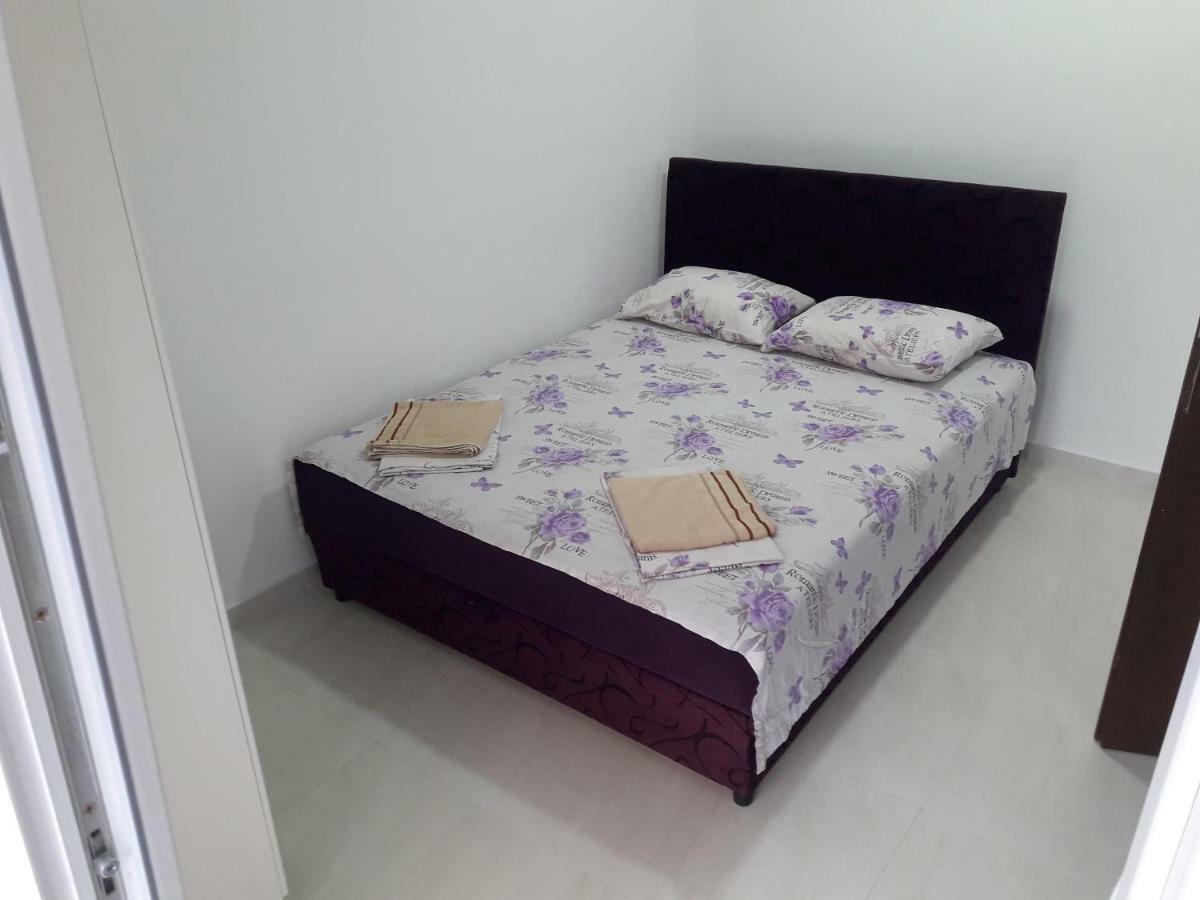 Apartment Perutovic Sutomore Ngoại thất bức ảnh
