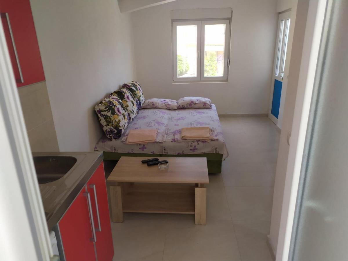 Apartment Perutovic Sutomore Ngoại thất bức ảnh