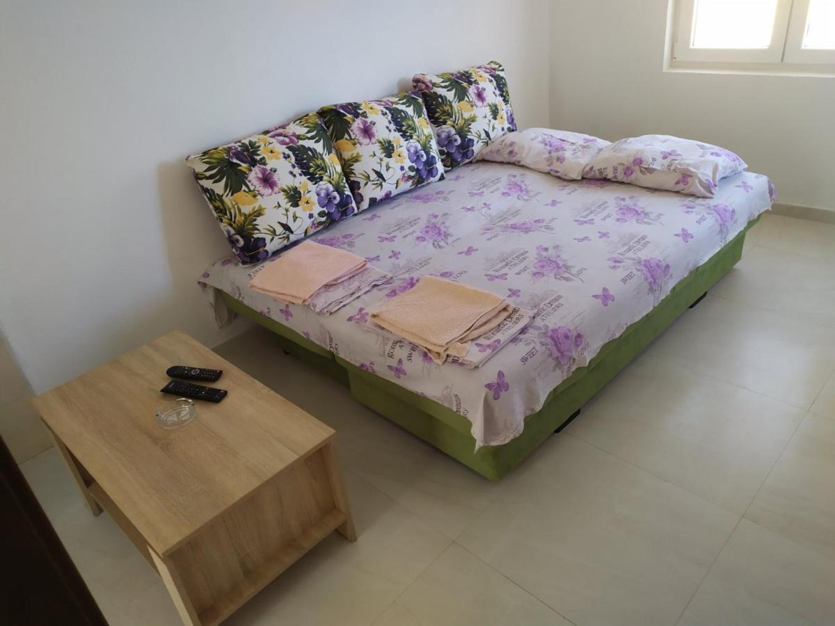 Apartment Perutovic Sutomore Ngoại thất bức ảnh